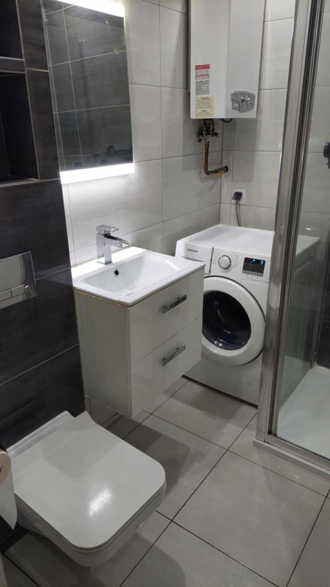 Ekskluzywny Apartament W Centrum Z Klimatyzacja I Balkonem Lubiń Kültér fotó