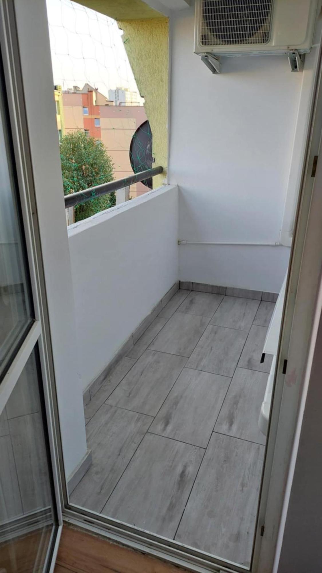 Ekskluzywny Apartament W Centrum Z Klimatyzacja I Balkonem Lubiń Kültér fotó