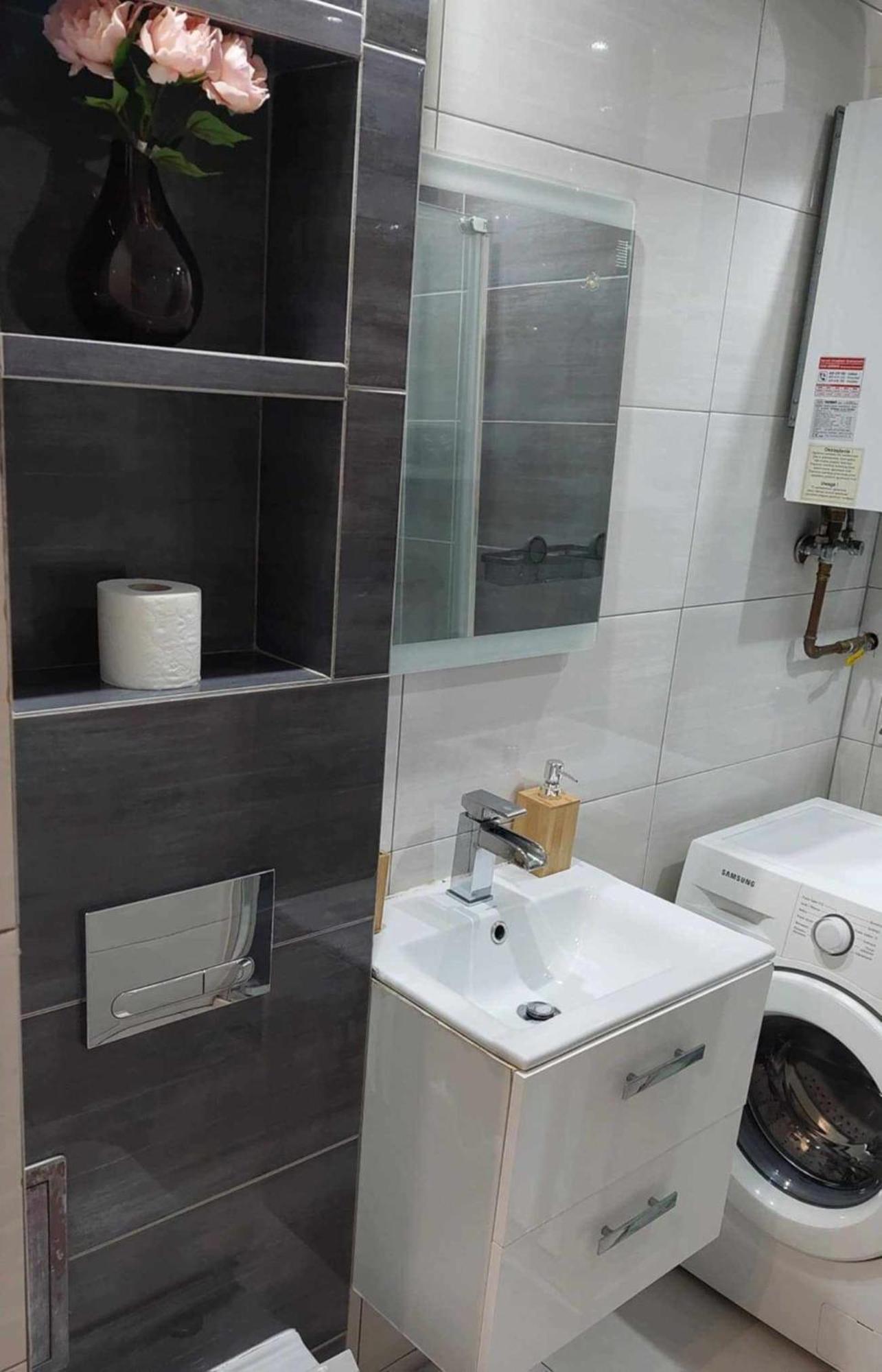 Ekskluzywny Apartament W Centrum Z Klimatyzacja I Balkonem Lubiń Kültér fotó