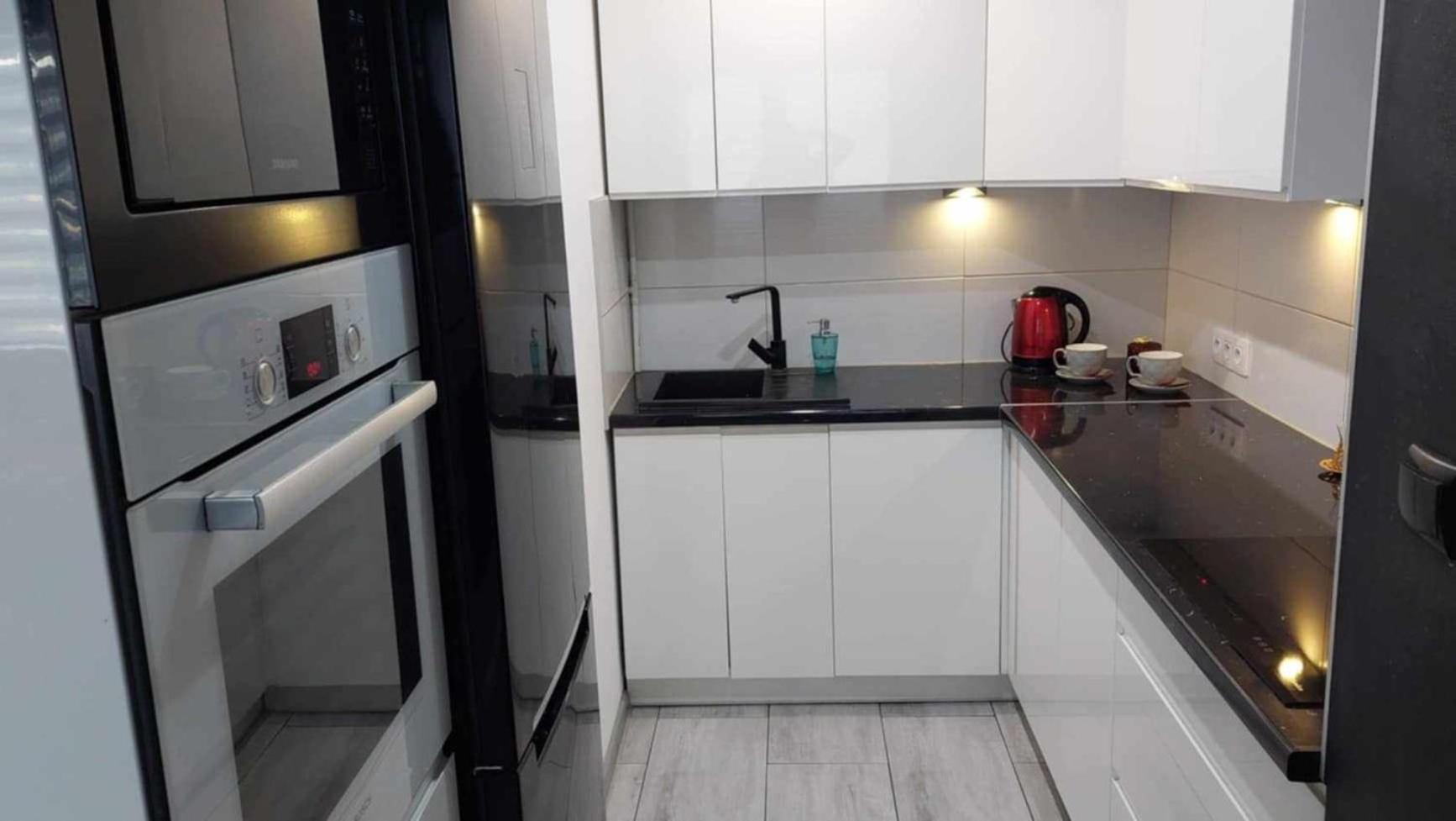 Ekskluzywny Apartament W Centrum Z Klimatyzacja I Balkonem Lubiń Kültér fotó